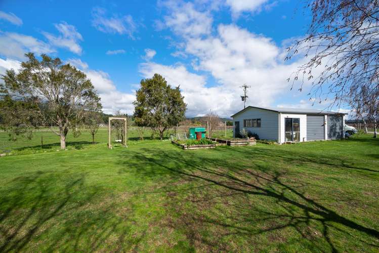 2274 State Highway 63 Wairau_24