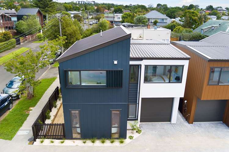 11A & 11B Cadman Avenue_5