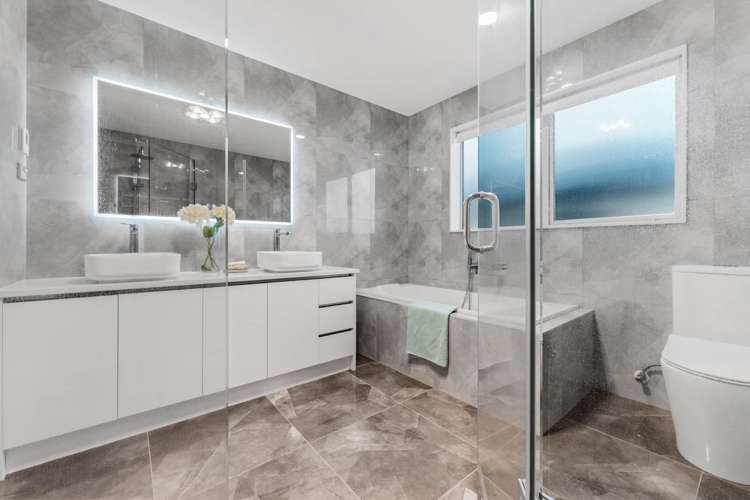 21 Horsefields Drive Flat Bush_33