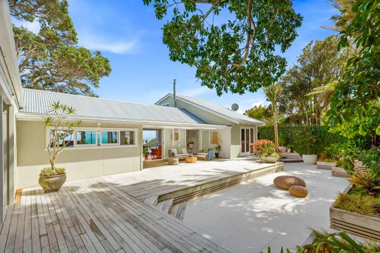 39 Oaia Road Muriwai_11