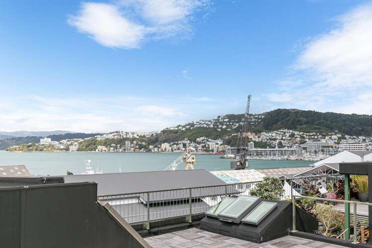 3.10/1 Queens Wharf Wellington Central_19