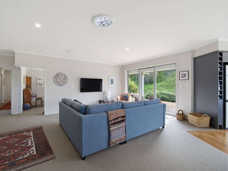1127 Pourerere Road Omakere_12