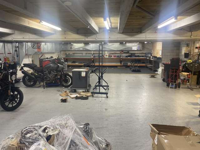 64 Barrys Point Road Takapuna_4