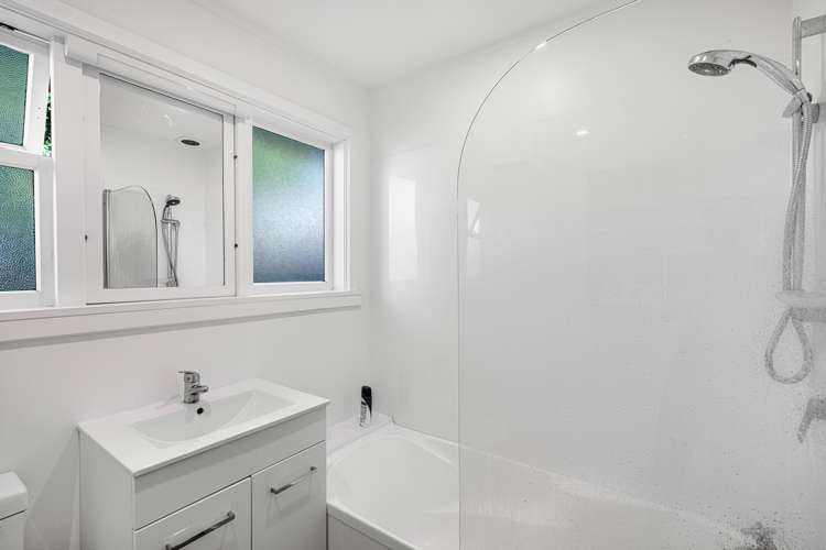 2/70 Peer Street Upper Riccarton_12