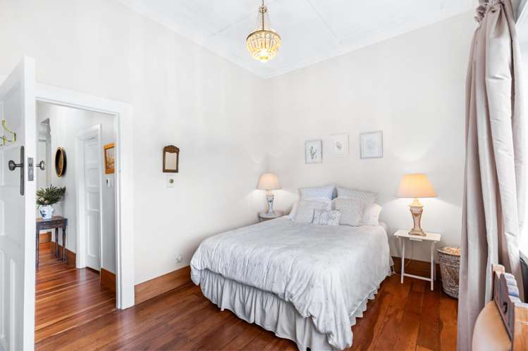 193 Valley Road Muriwai Beach_16