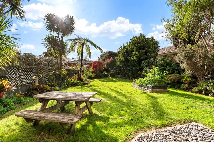 2/6 Annette Avenue Te Atatu South_22