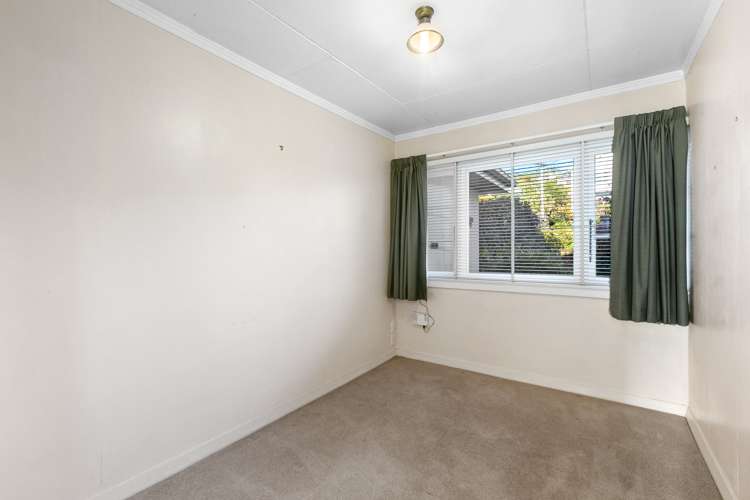 26 Hazel Avenue Caversham_18