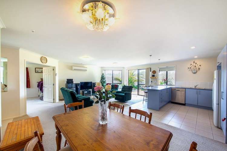 11 Holsten Place Massey_1