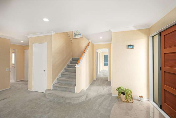 2/2 Hobie Court West Harbour_28