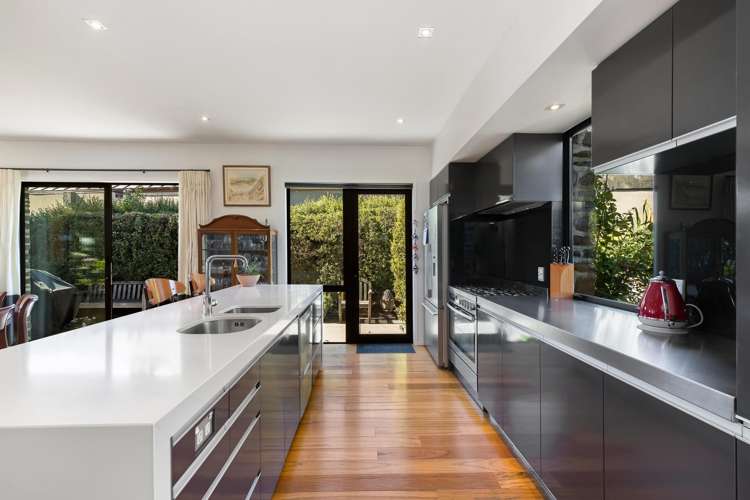 8 Bretby Court Jacks Point_24