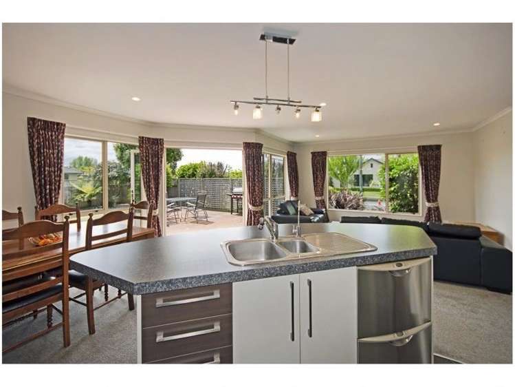 37 Hollybush Drive Brightwater_3