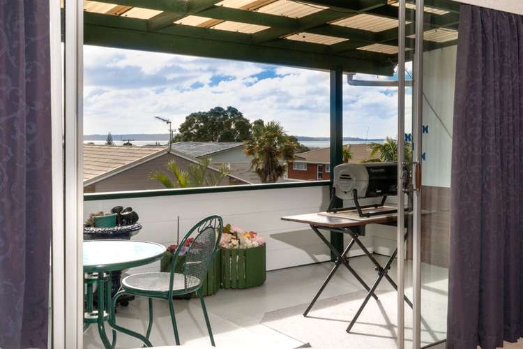 12 Taitua Drive Te Atatu South_3