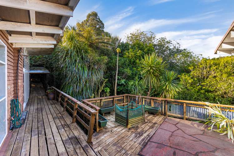 216 Scenic Drive Titirangi_19