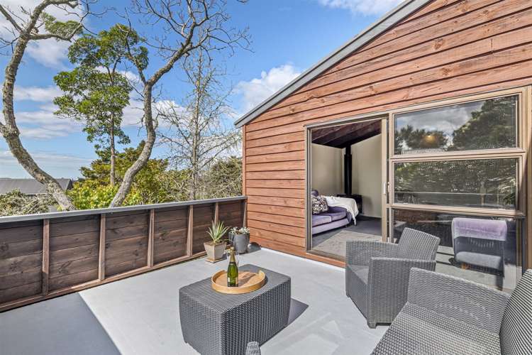 21 Longfellow Parade Glen Eden_16