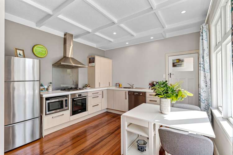 64 Stanley Crescent Beachville_6