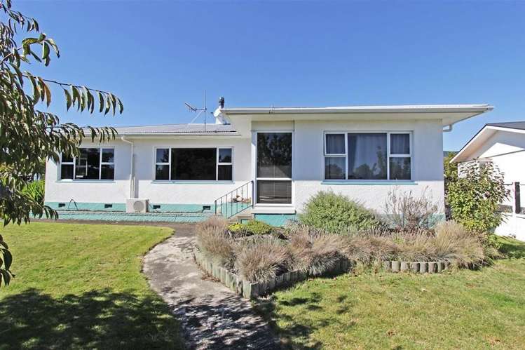 3 Tennyson Crescent Stoke_11