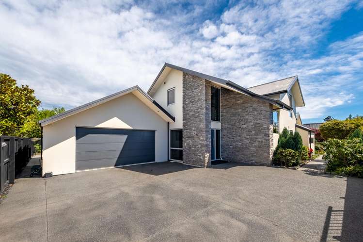 8 Waitikiri Square Parklands_22