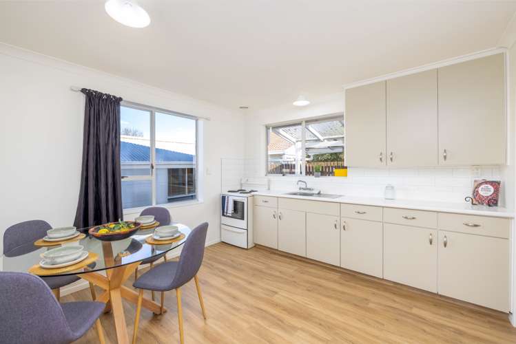 1/11 Farnborough Street Aranui_4