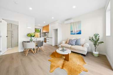 2/92 Titirangi Road_1