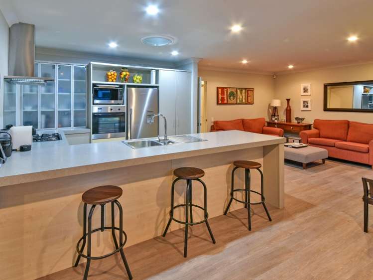 14 Turnberry Drive Wattle Downs_6