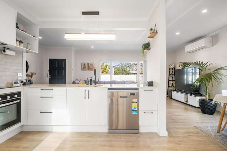 403B West Coast Road Glen Eden_4