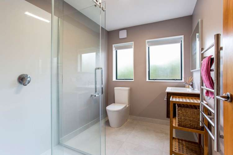 9 Highwood Grove Torbay_21