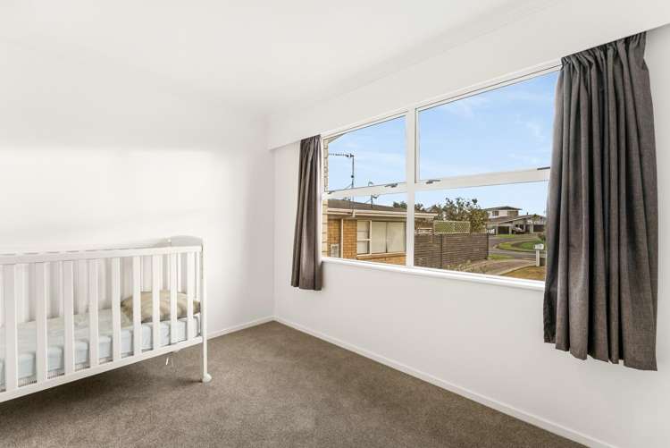 32 Upland Street Brookfield_15
