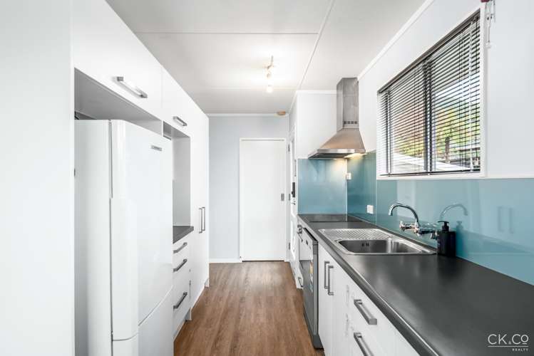 156 California Drive Totara Park Upper Hutt_8