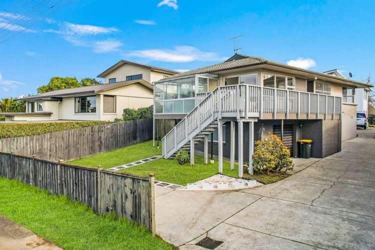 832 East Coast Road Oteha_18