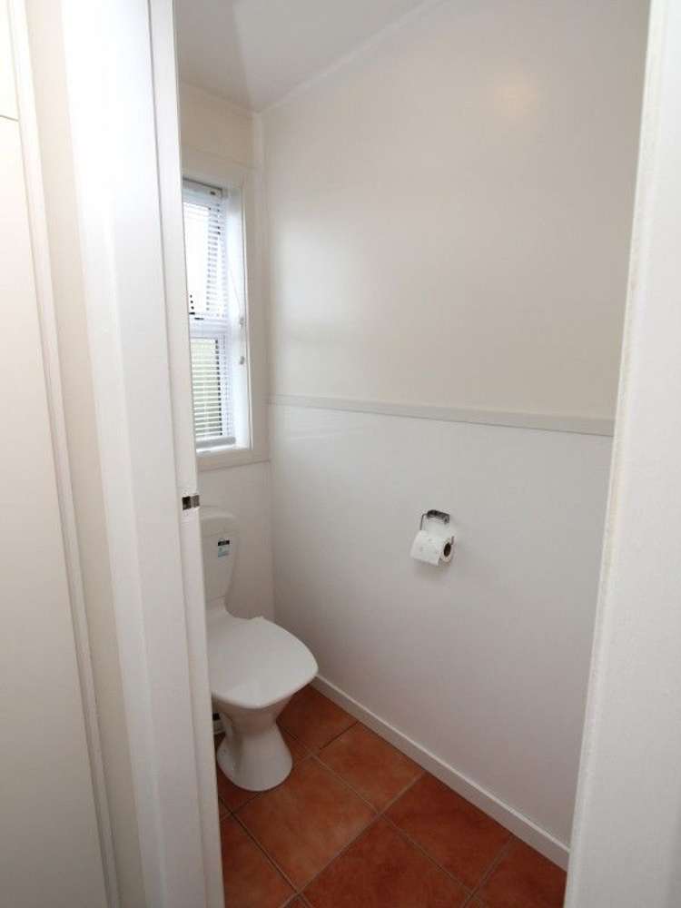 5 Queens Drive Allenton_13