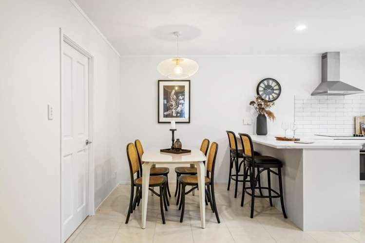 2/7 Tallington Crescent Torbay_8