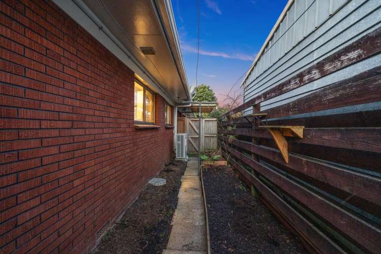 2/20 Roulston Street Pukekohe_16