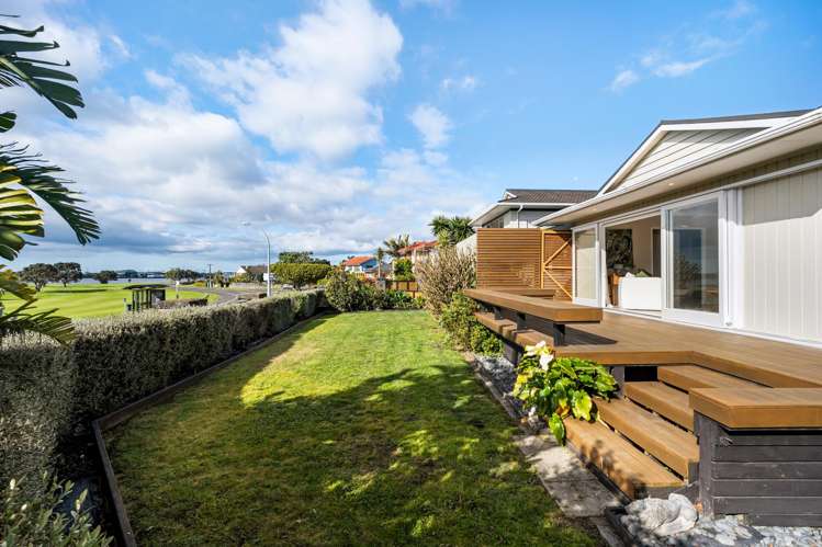 77 Kiwi Esplanade Mangere Bridge_23