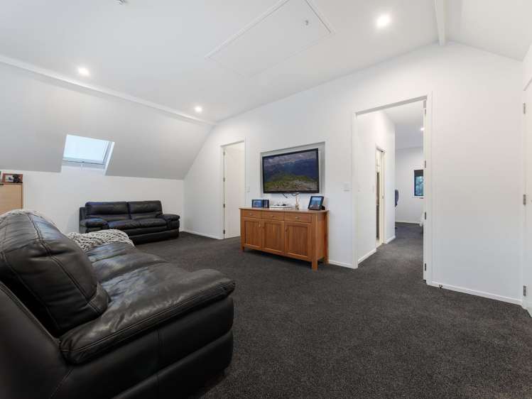 6 Saville Place Pyes Pa_25