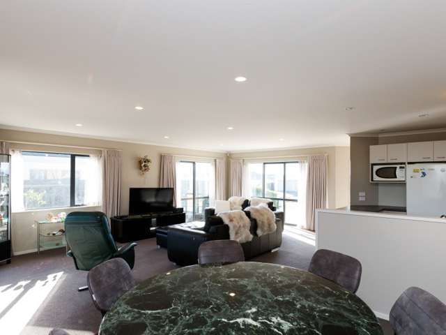 176 Pacific Drive Fitzherbert_3