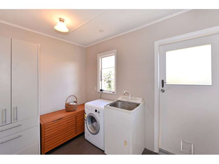 28 Jenner Road Toi Toi_14