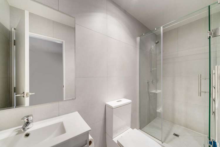 9/3226 Great North Road New Lynn_7