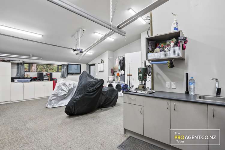 14 Turanga Road Henderson Valley_14