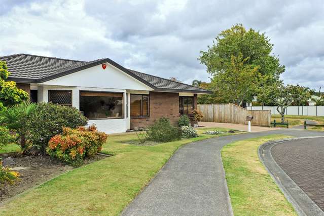 13 Knightsbridge Place Taradale_1