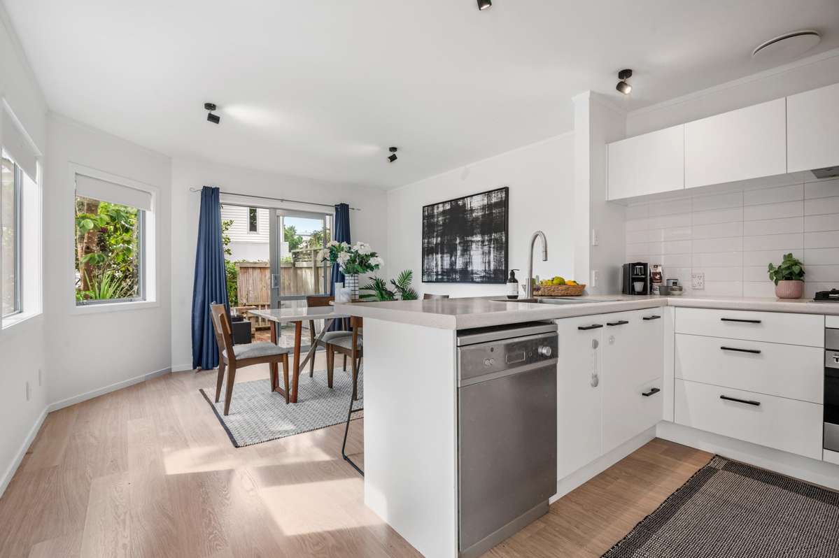 2/38a Rarangi Road_1