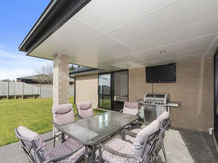 27 Carlingford Rise Dinsdale_1