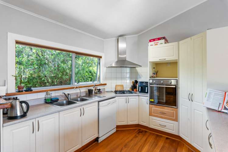 3 Grange Park Avenue Raumati South_11