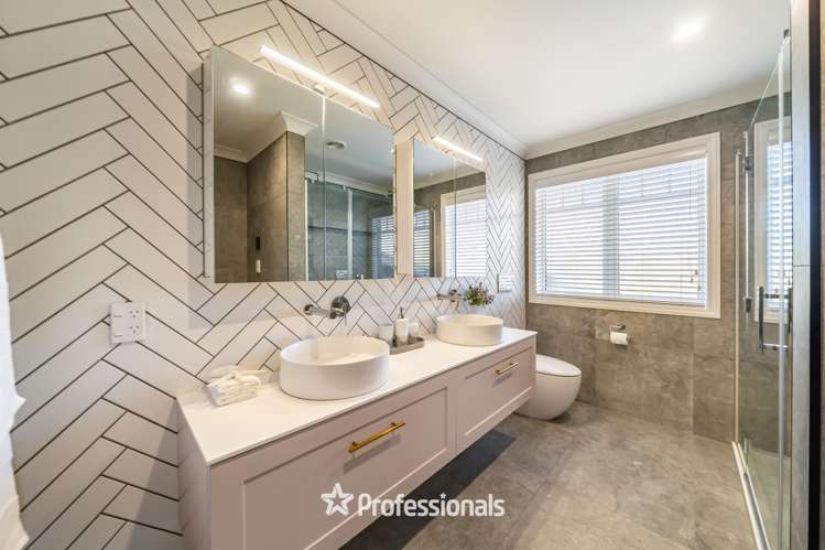 14 Ronald Scott Grove Riverstone Terraces_14