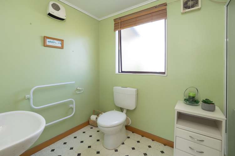 9 Queens Drive Allenton_12