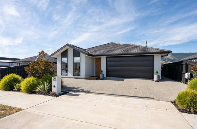 Standout from the Crowd!