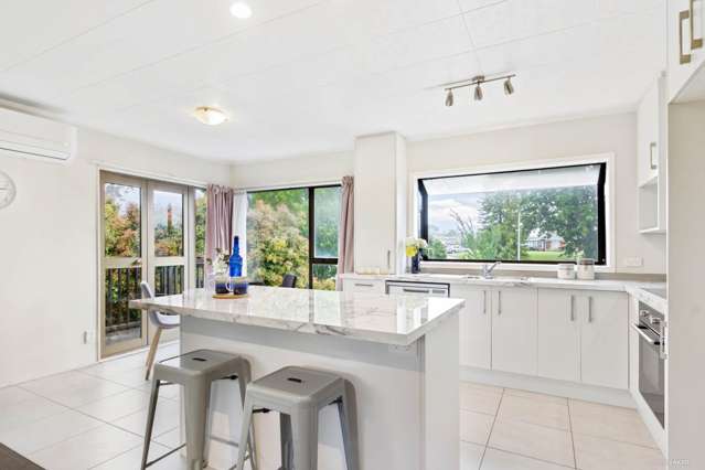 180 Edmonton Road Te Atatu South_3