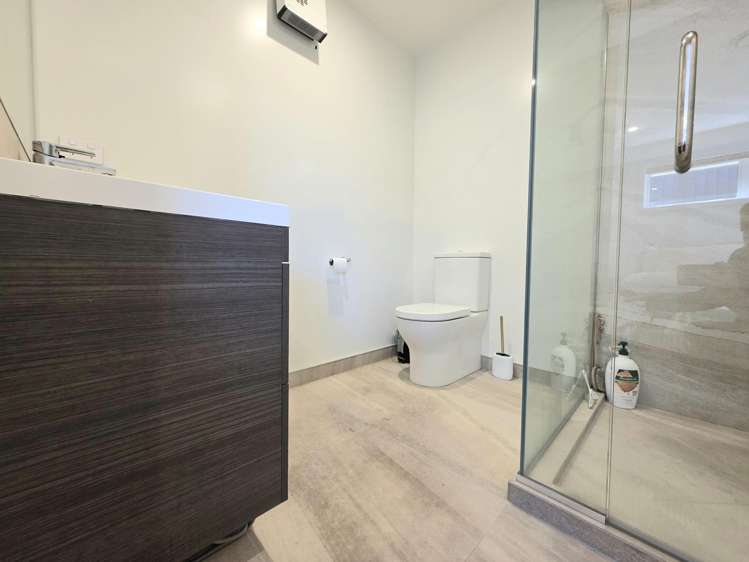 15 Royal Oak Crescent Holmes Hill_18