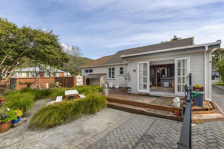 89 Waddington Drive Naenae_28