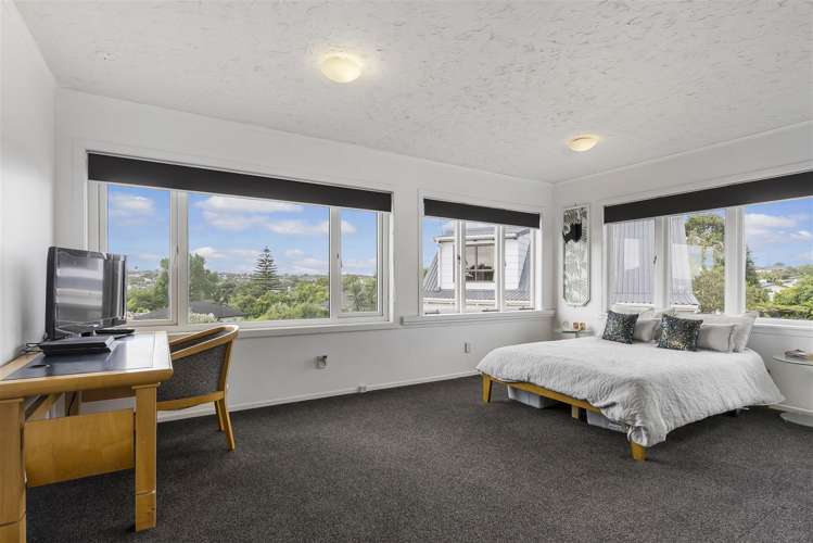 76 Marine Parade Mellons Bay_20