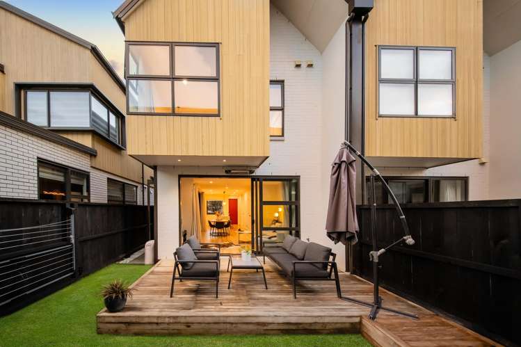 44 Glidepath Road_4